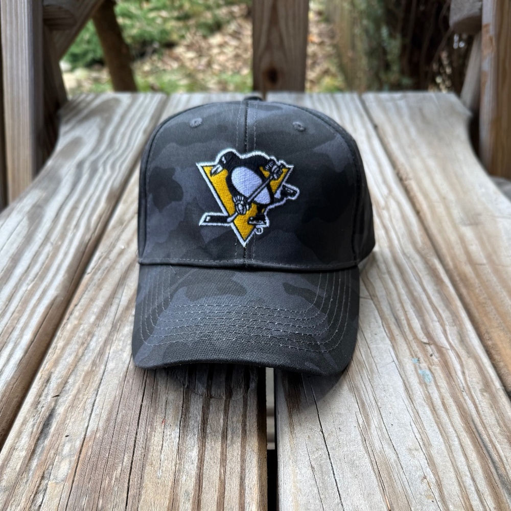 Pittsburgh Penguins black camo Veterans Day collectors hat